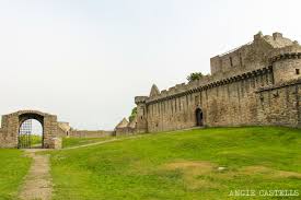 Según los viajeros de tripadvisor, estas son las mejores formas de disfrutar de castillo. El Castillo De Craigmillar El Castillo Olvidado De Edimburgo