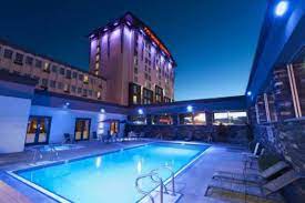 Cozy apartments in canadian rockies or niagara falls. Carriage House Inn Hotel Calgary Canada Overview