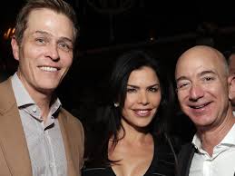 Jeff bezos and lauren sanchez stepped out for a date night in new york city, the first time they've been spotted together since news broke of their romance in january. Amazon Billionaire Jeff Bezos New Lover Exposed When She Forwarded His Sexts To Pal Mirror Online
