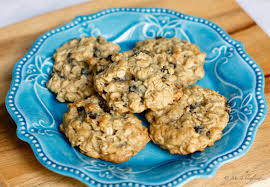 A cookie with a permanent place on the roster of treats everyone should know how to make, oatmeal cookies are hearty and packed with goodness. Me In Blogland Baker S Corner Soft Chewy Oatmeal Raisin Cookies