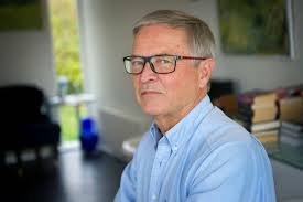 Personalchefen som gick in i skrivarlyan och kom ut med sin första roman