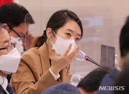 조수진 고민정 후궁 논란…與 막말, 사퇴하라(종합). ê³ ë¯¼ì  íê¶ ë°ì¸ ì´ê±´ ëª» ì°¸ê² ë¤ ì¡°ìì§ ëª¨ìì£ë¡ ê³ ì ì¡°ì ì¼ë³´