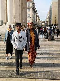 Португалия — это, конечно, не ямайка, но покурить здесь любят. Portugaliya Lyudi Lissabon 21 10 19 Foto Nadi