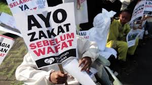 Zakat fitrah merupakan salah satu dari jenis zakat yang wajib dikeluarkan setiap individu merdeka dan mampu serta sesuai dengan syarat yang telah ditetapkan. 8 Syarat Wajib Umat Islam Mengeluarkan Zakat Fitrah Tribun Sumsel