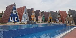 Külaliste sissepääs masbro village filled with colourful exterior and an outdoor swimming pool for both adults and children, perfect for a family vacation. Masbro Village See 13 Reviews Price Comparison And 32 Photos Melaka Tripadvisor