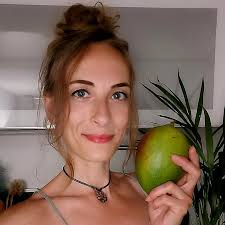 Top 20 Raw Food Influencers in 2025