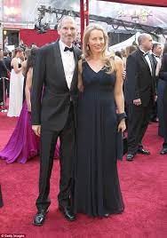 Steve Jobs Widow Laurene Powell At Met Gala With Apple Ceo Tim Cook Steve Jobs Steve Jobs Photo Laurene Powell Jobs