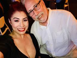 Daniela Droz se compromete con su novio y se bautiza