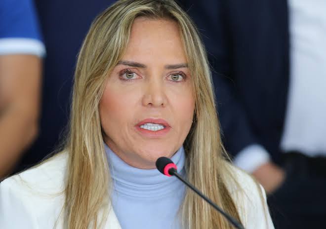 Celina lidera ao governo do DF e tem empate técnico com Arruda, que trava batalha na Justiça - Estadão