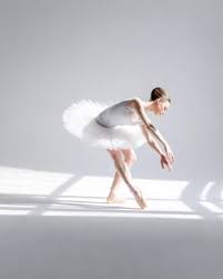 Pe tutu se pot coase diverse accesorii, în funcţie. Creative Portraits Breathtaking Ballet Dancers And Daria Image Ideas Inspiration On Designspiration