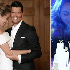 Ο σάκης ρουβάς και η marina jungwirth εντυπωσίασαν στη σκηνή του madwalk 2019 by serkova crystal pure! Otan O Sakhs Pantreythke Thn Katia To Almpoym Toy Gamoy Toys People Amp Style Eidhseis