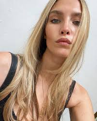 Alana Peterson's Instagram, Twitter & Facebook