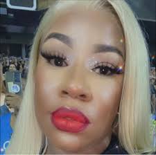 Who loves shopping at Aldi's?