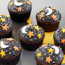 Use these simple cake decorating ideas/simple cake designs for birthdays or any other event by matching the colors of frosting and decorations to the. 16 Cute Spooky Halloween Cupcake Ideas Wilton Blog