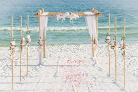 Key largo lighthouse beach offers couples a customizable package that includes all the wedding events of your choosing (welcome party, rehearsal dinner, wedding, reception), and accommodations for up to 24 guests in a beach house and guest house on the property. Destin Wedding Packages