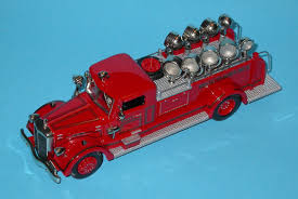 Fdny aka the new york city fire department vehicle pack includes: Ashton Models 1937 Ward Lafrance Searchlight Truck F D N Y Ah86 Im 1 43 Massstab Mdiecast