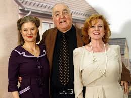 Im alter von 45 jahren ist der schauspieler und sänger willi herren gestorben. Ludwig Haas Der Dr Dressler Aus Der Lindenstrasse Wurde 85 Sn At