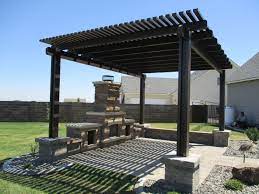 A Pergola In Your Backyard Or Front Yard Is An Excellent Option For Those Who Want A Balance Of Shade Ventilation And Ligh Dream Patio Patio Covered Patio