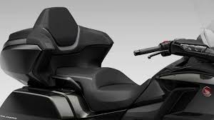 Please note, the following damage may be present on the vehicle front end and minor dent/scratches, which can be viewed more closely by examining the photos included on this page. 2021 Honda Glx 1800 Gold Wing Tour Automatic Dct