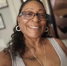 Do daughters still have their mothers' phone numbers in their phones?