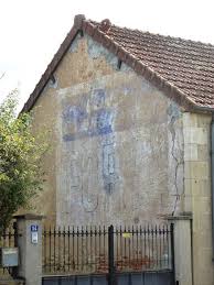 Des Signes Sur Les Murs A Charenton Du Cher En 2020 Buis Les Baronnies Courtepaille Bonlieu