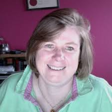 Linda Hacking's Instagram, Twitter & Facebook