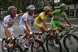 Découvrez également le parcours de ce tour mais aussi le classement général de l'édition 2021 de la grande boucle, qui désignera le futur maillot jaune du. Tour De France 2014 Pourquoi Le Classement General Est Fige Avant La Derniere Etape