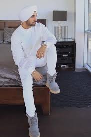Shop Diljitdosanjh Jeans Outfit Shoes Tshirt Watch On Seenit 30016 Nghe bai hat proper patola chất lượng cao 320 kbps lossless miễn phi. outfit shoes tshirt watch on seenit