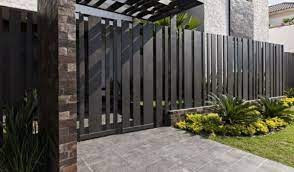 Rumah minimalis sendiri dibagi menjadi 2 macam yaitu rumah minimalis kontemporer dan rumah minimalis modern. 11 Inspirasi Pagar Rumah Minimalis Yang Modern Popmama Com