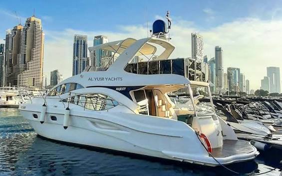 55 ft Yacht Rental Dubai Marina - Luxury Cruises for 15 Guests