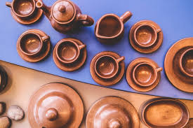 Tanah liat bertekstur lembut dan mudah dibentuk. Bawa Kesan Tradisional Dengan 7 Kerajinan Tanah Liat Untuk Dekorasi Rumah