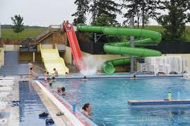 Check spelling or type a new query. Primii Turisti Au Iesit Luni La Baie In Baile Felix Profitand De