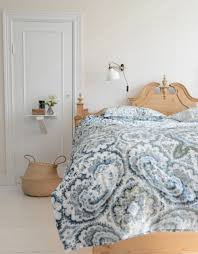 Mit der richtigen deko machen sie ihr bett nicht nur viel gemütlicher, sondern setzen es außerdem gekonnt in szene. Tipps Fur Mehr Gemutlichkeit Im Schlafzimmer Mit Hygge