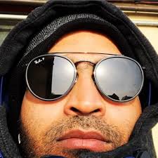 Marie Bezzina (@Moondaisyimu)