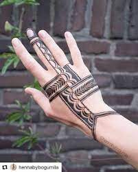 You will get my paintings and plaques in best price with my original ideas in wide range , i do in. 1000 Latest Simple Henna Tattoos Designs For Girl