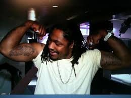 Marshawn terrell lynch (born april 22, 1986) is an american football running back for the seattle lynch was accused of stealing $20 from the wife of a buffalo police officer in a local tgi friday's on. Marshawn Lynch 2021 Dating Net Worth Tattoos Smoking Body Facts Taddlr