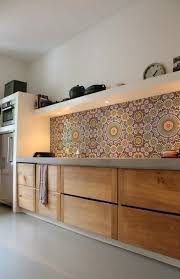 recouvrir carrelage mural cuisine dans la cuisine avec sol en lino gris etagere murale cuisine carrelage mural carrelage mural cuisine