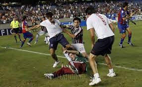 Fue en la ronda de semifinales de la sudamericana 2009. Fin Del Sueno Cerro Cede Al Final Y Queda Fuera De La Sudamericana