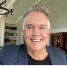 Shelly Watters's Instagram, Twitter & Facebook