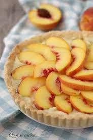 Per la crema pasticcera dovrete montare 5 tuorli con tre cucchiai rasi di zucchero di canna. Crostata Crema E Pesche Ricetta Facile Dolce Alla Frutta