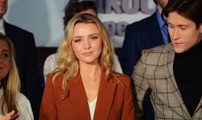 Katarzyna grabowska urodziła się 8 marca 1991 roku w krakowie. Kamila Kaminska Katarzyna Grabowska I Michal Meyer W Trojkacie Zakochani Po Uszy Obsada Promuje Nowy Serial Tvn7 Echodnia Eu