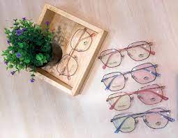 Iris dan pupil adalah bagian dari anatomi mata yang saling berhubungan satu sama lain. Matahari Optical Kedai Cermin Mata Matahari Home Facebook