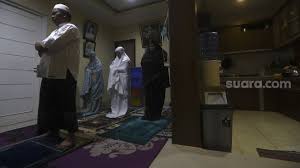 Biasanya pada sholat berjamaah, jeda antara tarawih dan witir diisi dengan ceramah atau kultum. Doa Sholat Tarawih Dari Niat Hingga Doa Saat Jeda