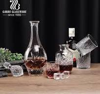 High-Quality 800ml Glass Wine Bottle Whisky Decanter Crystal Collection  Carafe Beer Storage Wholesale Glass Decanter Set with Stopper