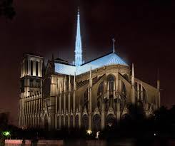 The three large rosettes are regarded as one of the greatest masterpieces of christianity. Notre Dame De Paris Un Architecte Propose De Reconstruire La Cathedrale En Verre Structurel Meilleur Mobile