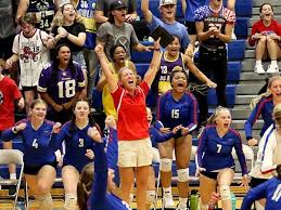 Sarah Tucker wins head-coaching debut as Douglas beats STM in 5-set thriller