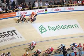 De teller is geëindigd op 10.428 euro terwijl ze mikte op 5000 euro. Wereldkampioenen Van Drie Continenten Op Wk Baan Apeldoorn Wk Baanwielrennen Apeldoorn