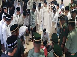 Tengku muhammad iskandar riayatuddin shah, tengku arif bendahara. Bernama Yam Tengku Arif Bendahara Pahang Meninggal Dunia
