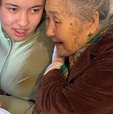 What are some recommended financial management services?