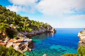 Wohnung auf mallorca kaufen dank seiner privilegierten lage, die ein mildes mittelmeerklima garantiert, und der exzellenten fluganbindung an deutschland ist mallorca weiterhin die nummer 1 unter den beliebtesten destinationen für feriendomizile, oder sogar als dauerwohnsitz. Grundstuck Kaufen Mallorca Grundstuck Zu Verkaufen Auf Mallorca